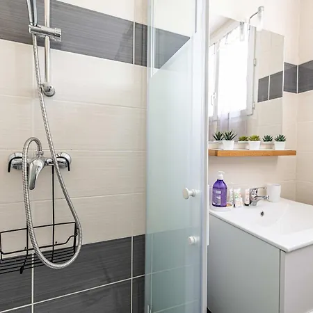 L'angle Doux Avec Balcon Ideal Pour Couples Ou En Solo * Cannes